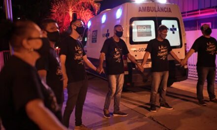 Pastor brasileño dirige oraciones en hospitales por pacientes con COVID-19