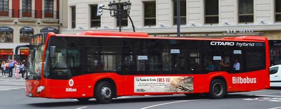 Autobuses españoles en Bilbao lucen anuncios evangelísticos esta Semana Santa